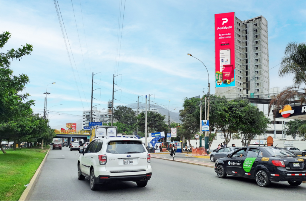 Panel Monumental Avenida Benavides